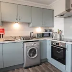 5 Johnstone House